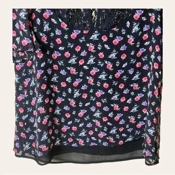 0724. NANETTE LEPORE SHORT FLUTTER SLEEVE BLOUSE FLORAL DESIGN‎ 100% SILK - Picture 9 of 9